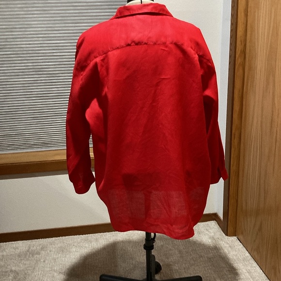 Women’s Plus-Size Linen Shirt - Picture 6 of 6